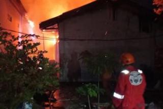 Bangunan Kantin di Dinas Pendidikan Riau Terbakar