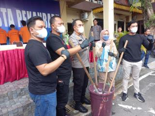 Polresta Pekanbaru Musnahkan Ribuan Butir Jenis Pil Ekstasi dan 201,55 gram Sabu