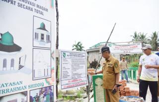 Wabup Inhil Tinjau Renovasi Komplek Pemakaman Syehk Abdurrahman Siddiq