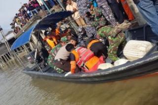 Tim SAR Temukan Korban Perempuan yang Hilang Dihantam Ombak di Perairan Tanjung Medang