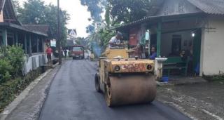 Asiknya Jadi Mantu Presiden Jokowi, Jalanan Rumah Erina Gudono Langsung Diaspal