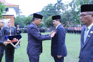 51 PNS Pemko Pekanbaru Dapat Tanda Kehormatan Satyalancana Karya Satya 30 Tahun dari Presiden