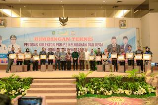 Capai Target, 14 Petugas Kolektor PBB-P2 di Kabupaten Bengkalis Terima Penghargaan