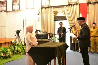 Pj Bupati Kampar Lantik Deswita Sebagai Bunda Paud Kampar Periode 2022 â€“ 2027