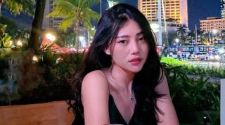 Malas Urusi Proses Cerai dari Reza Arab, Wendy Walters Asyik Pole Dance