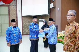 Pj Bupati Kampar Ramah Tamah dengan 469 ASN Purna Tugas
