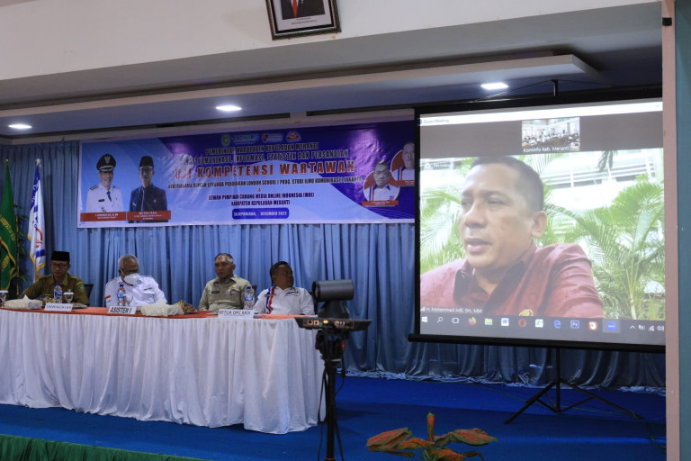 Tingkatkan Profesionalisme Wartawan, Bupati Muhammad Adil Fasilitasi UKW di Meranti