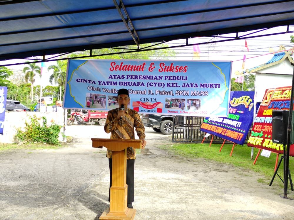 Serahkan Bantuan Paket Sembako, Wali Kota Ajak Masyarakat untuk Peduli Kaum Yatim Dhuafa