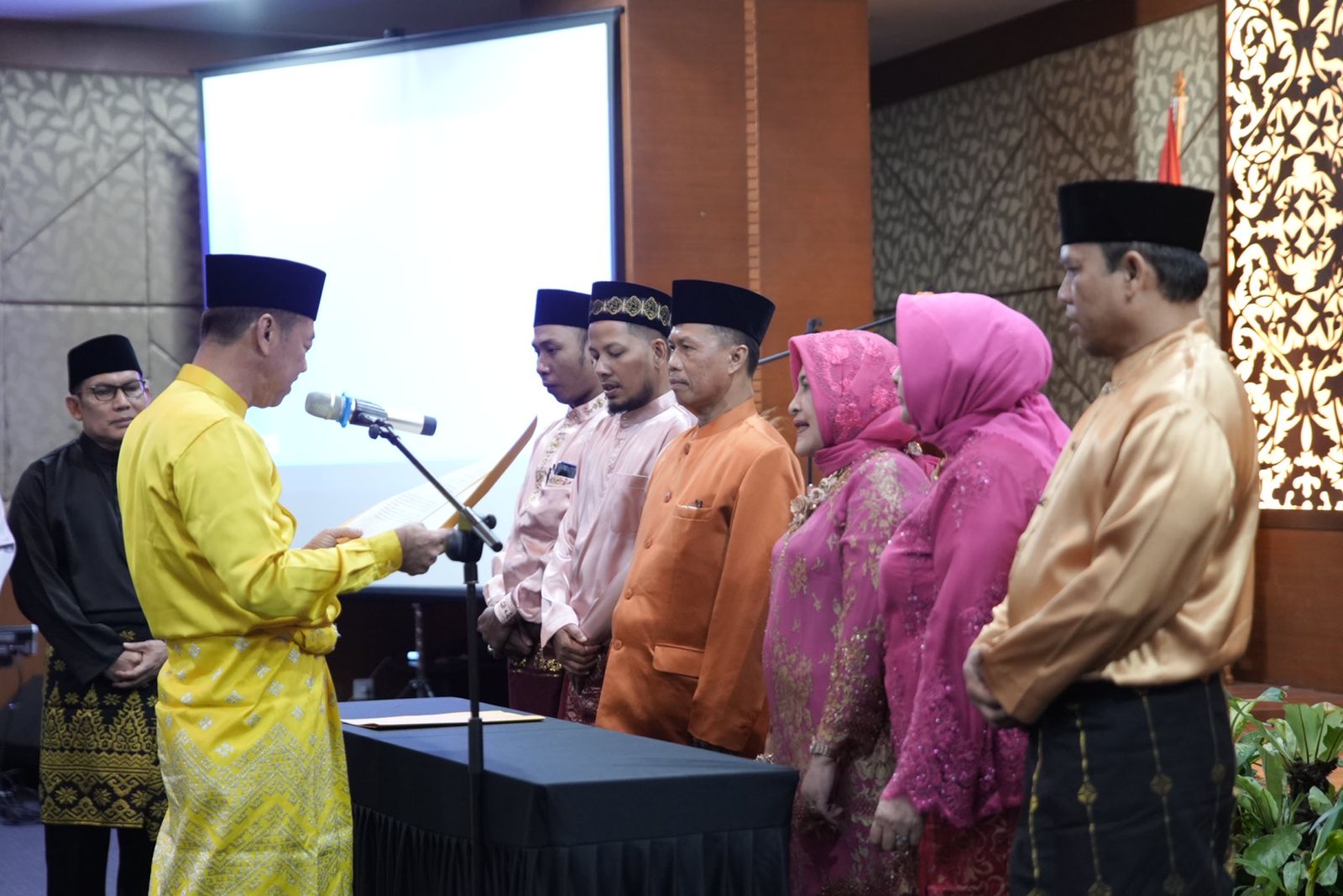 Bupati Lantik Pengurus IWKRH dan IPEMAROHIL di Jakarta Secara Serentak