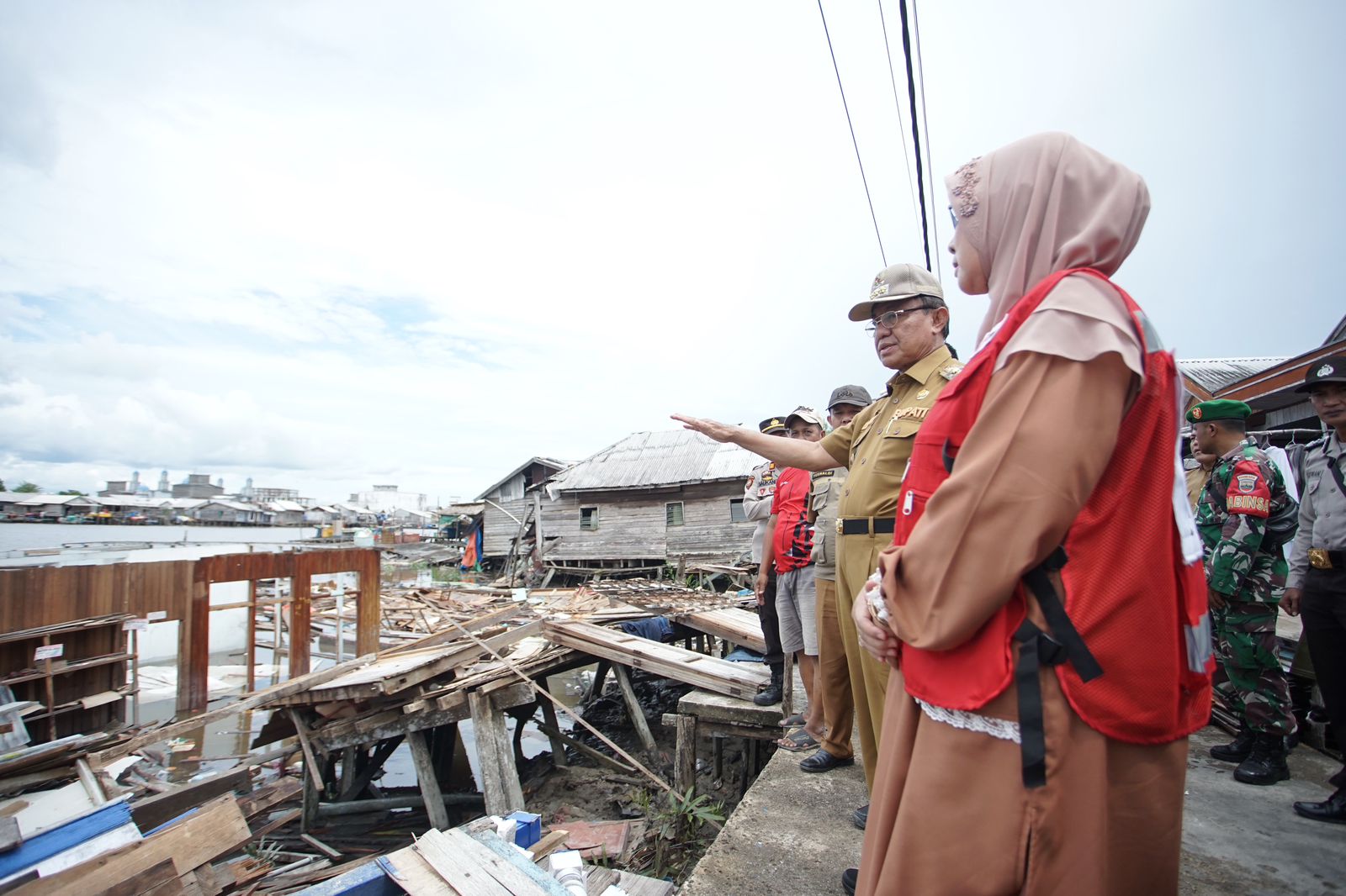 Bupati Wardan Sambangi Lokasi Longsor di Tanah Merah