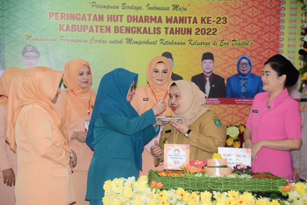 Peringatan Hari Ibu ke-94, Bupati Kasmarni: Mari Wujudkan Perempuan Berdaya dan Keluarga Sejahtera
