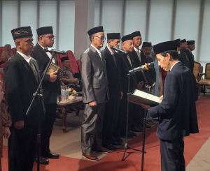 Resmi Dilantik, Doktor Nurman Kembali Dipercaya Pimpin YLPI Riau