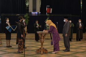 Resmi! Prof Sri Indarti Jabat Rektor Universitas Riau