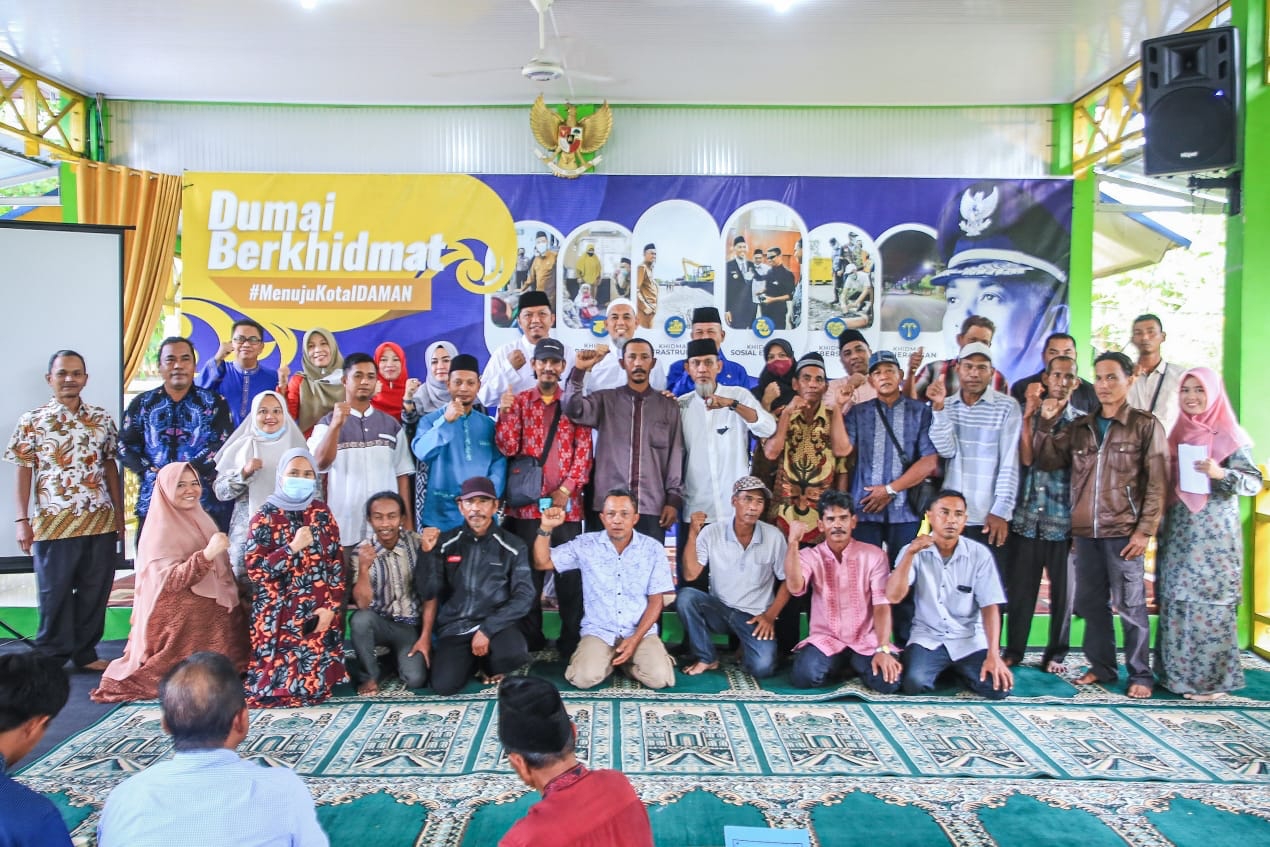 Wali Kota Serahkan Bansos Kepada KUB Nelayan dan Pokdakan se Kota Dumai