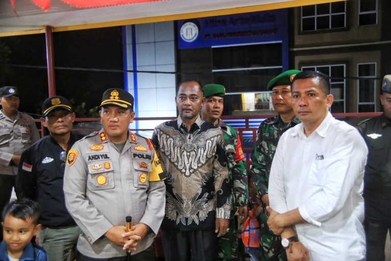 Bupati Kepulauan Meranti Tinjau Sejumlah Gereja di Selatpanjang