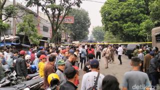 Duarrr! Diduga Bom Bunuh Diri Meledak di Polsek Astana Anyar
