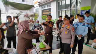 Plt Kajari Pekanbaru Pimpin Pemusnahan Barang Bukti 412 Perkara