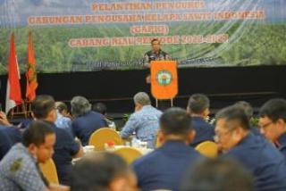 Sekdaprov Hadiri Pelantikan Pengurus GAPKI Riau