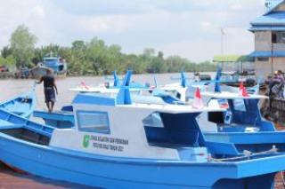 Sepanjang 2022, Pemprov Riau Sudah Bantu 35 Unit Kapal Nelayan