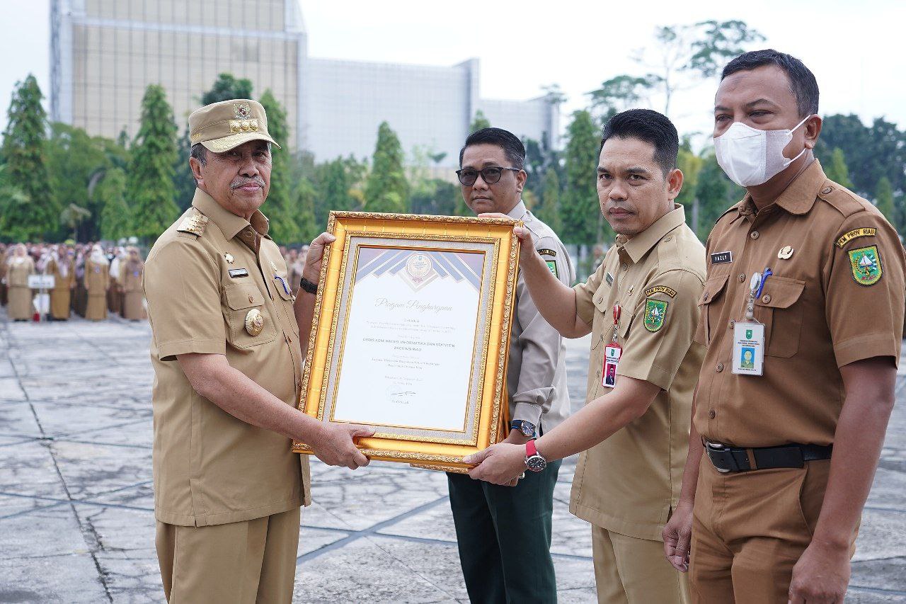 Tiga OPD Pemprov Riau Terima Penghargaan Pelaporan Inovasi Pemda