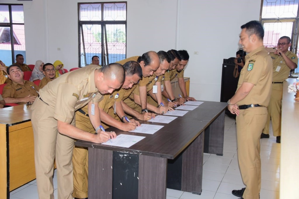 Inspektorat Bengkalis Gelar Rapat Staf dan Penandatanganan Pakta Integritas
