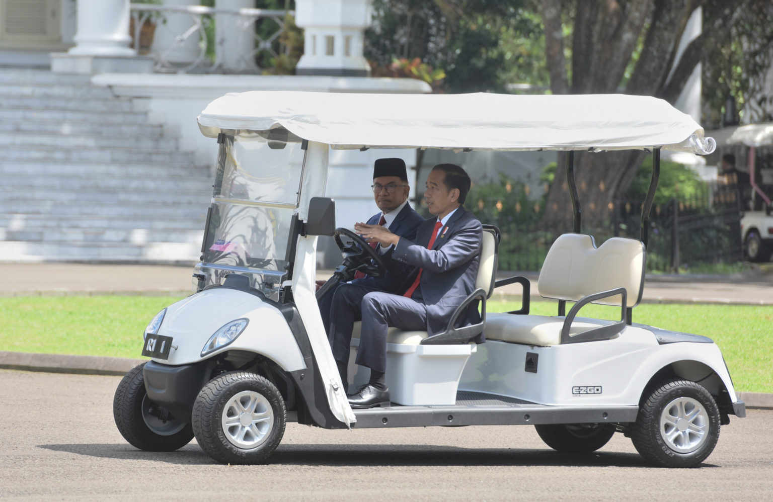 PM Anwar Ibrahim Akui Indonesia Punya Tempat Khusus di Hatinya