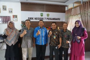 Tim Magister Pedagogi Unilak Sambangi SMKN 7 Pekanbaru