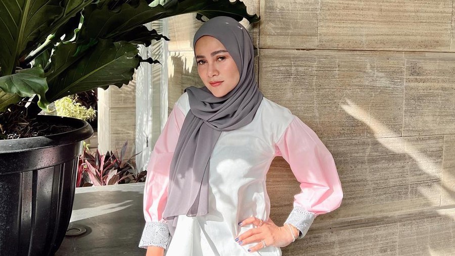 Duh, Beredar Pose Seksi tanpa Hijab, Close Friend Olla Ramlan Bocor?