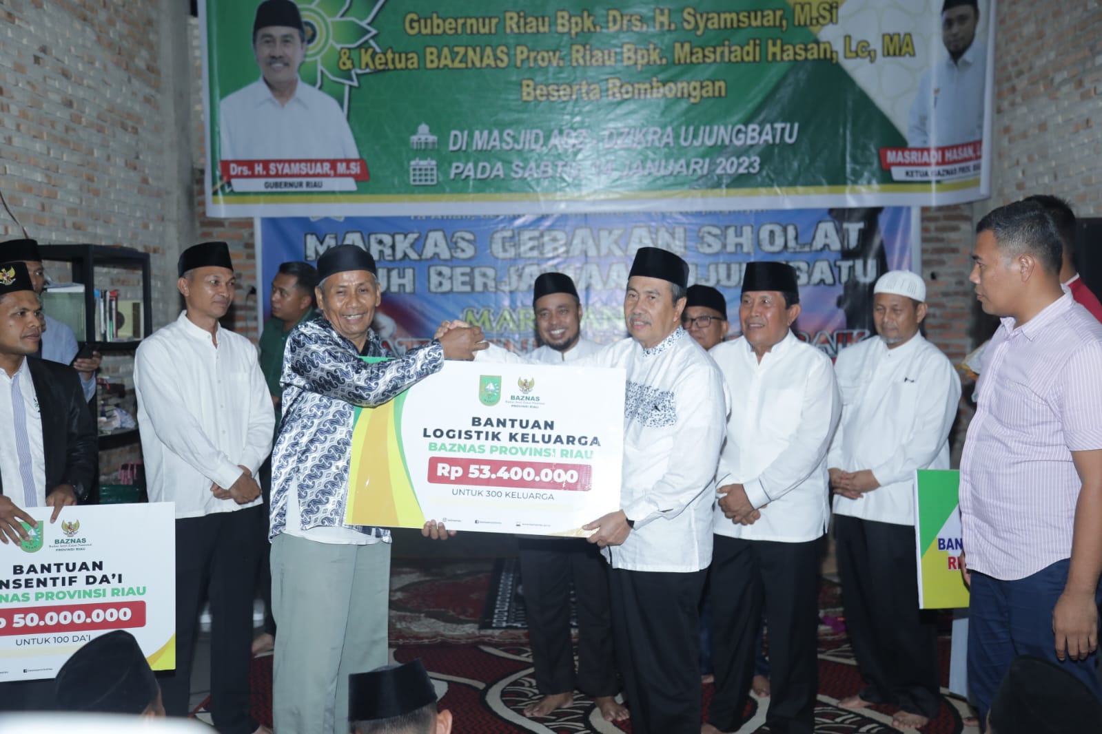 Gubri Bersama Bupati Rohul Salurkan Bantuan Dana Bagi Kaum Dhuafa dan Para Dai Rokan Hulu