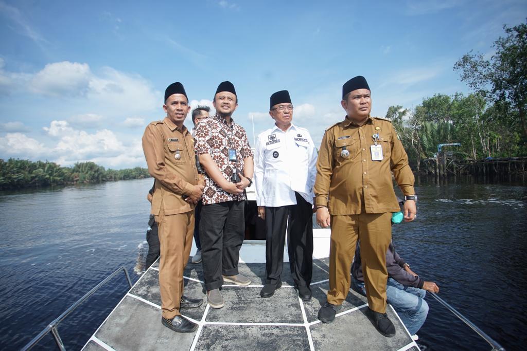 Bupati Wardan Tinjau Langsung Lokasi Interkoneksi Kabel Listrik Kecamatan Pelangiran