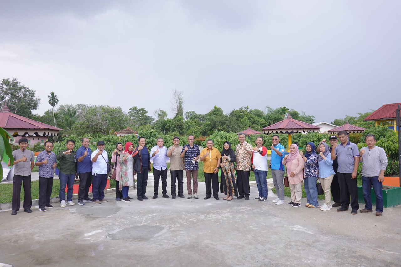 Pemkab Magetan Belajar Budidaya Durian di Taman Gembira Durilengkeng Pekanbaru