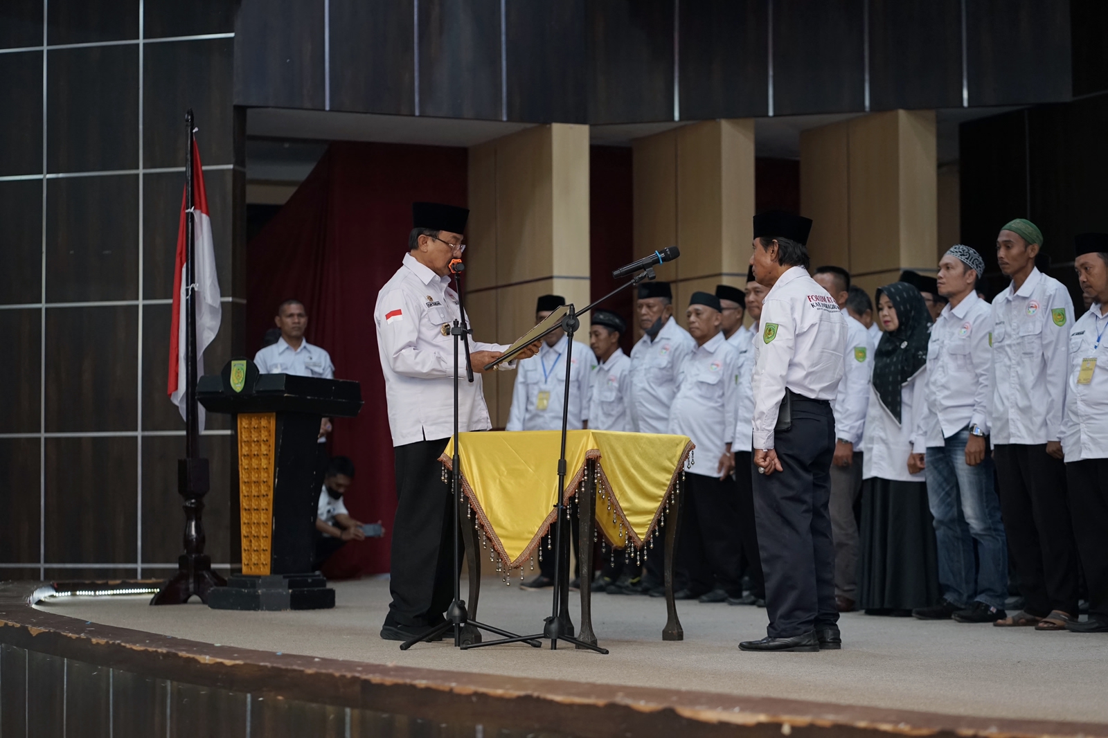 Bupati Wardan Kukuhkan Pengurus Forum RT RW se-Inhil
