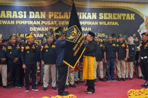 Hadiri Pelantikan Serentak Lembaga Laskar Pagar Negeri, Ini Pesan Gubernur Syamsuar