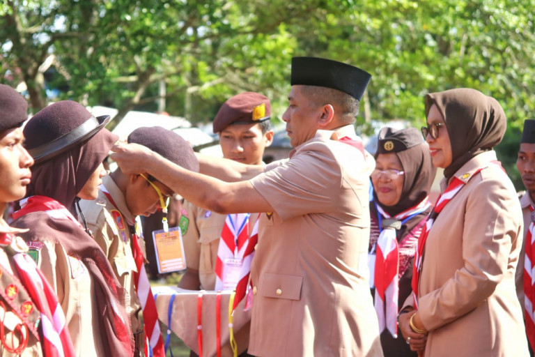 Buka Perkemahan Kwarcab Meranti, Bupati Ingin Seluruh SD dan SMP Ikut Gerakan Pramuka