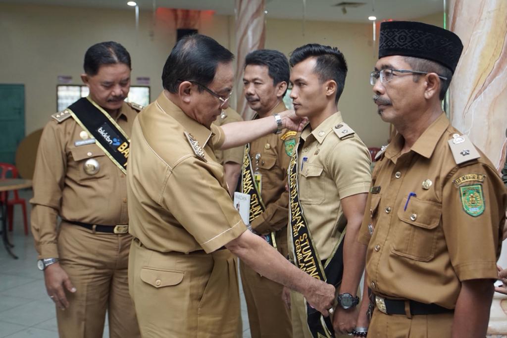 Bupati Inhil Kukuhkan Bapak dan Bunda Asuh Anak Stunting se-Kecamatan Kateman