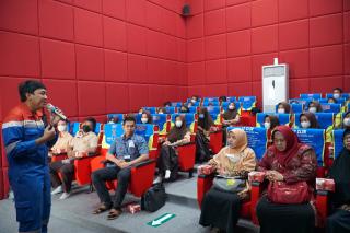Belajar Proses Pengolahan Minyak Bumi, SMAN 10 Pekanbaru Kunjungi PT KPI RU Dumai