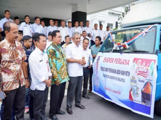 Perdana, Pj Bupati Kampar Lepas Ekspor 2 Ton Abon Ikan Patin ke Malaysia