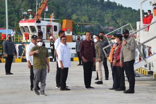 Presiden Jokowi Tinjau Aktivitas di Pelabuhan Likupang