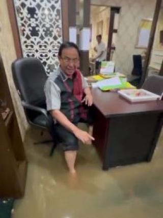 Duh, Rumah Dinas Bupati Indragiri Hilir Kebanjiran, Ini Penampakannya