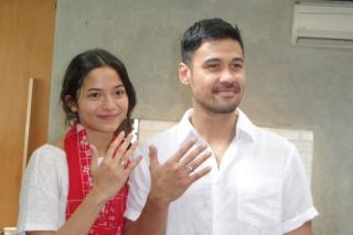 Putri Marino Tertawakan Kabar Dirinya Cerai dari Chicco Jerikho
