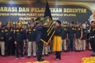 Hadiri Pelantikan Serentak Lembaga Laskar Pagar Negeri, Ini Pesan Gubernur Syamsuar