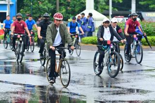 Awali Keketuaan ASEAN 2023, Presiden Bersepeda dan Jalan ke Bundaran HI
