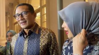 Hadiri Pernikahan Kiky Saputri, Sandiaga Uno: Jangan Pernah Roasting Mertua!