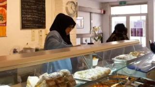 Nikah dengan Bule, Ibu Shireen Sungkar Jualan Nasi Padang di Belanda