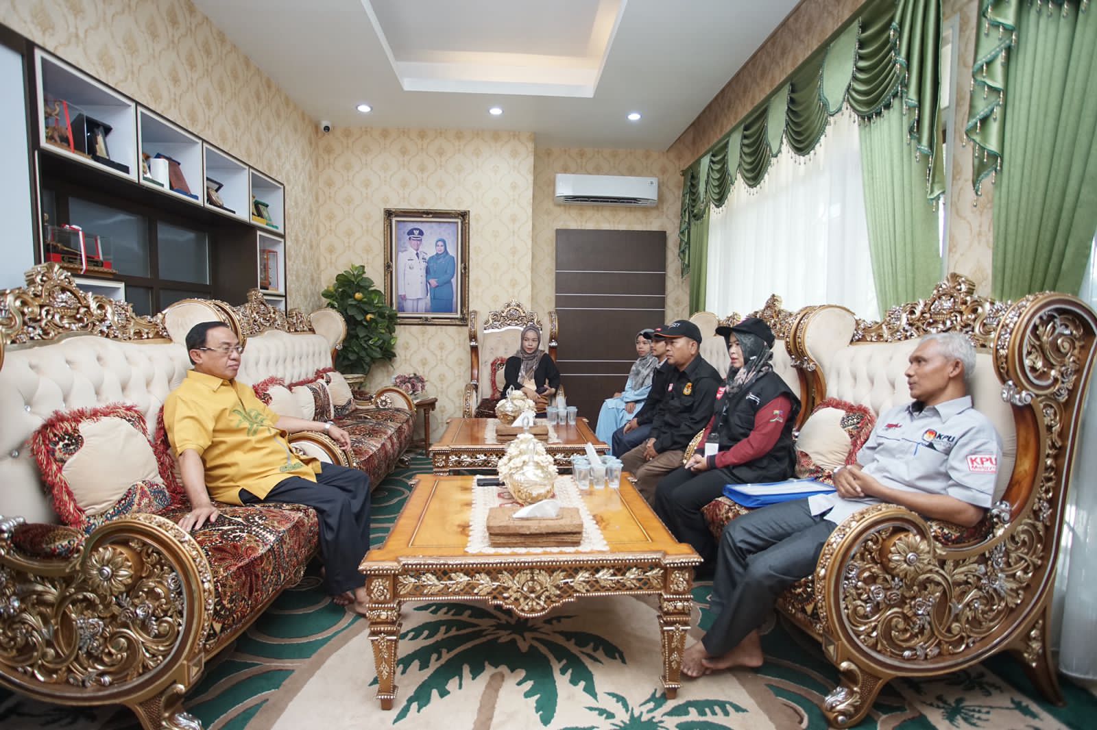 Bupati Wardan dan Istri Jalani Coklit Pemilu 2024