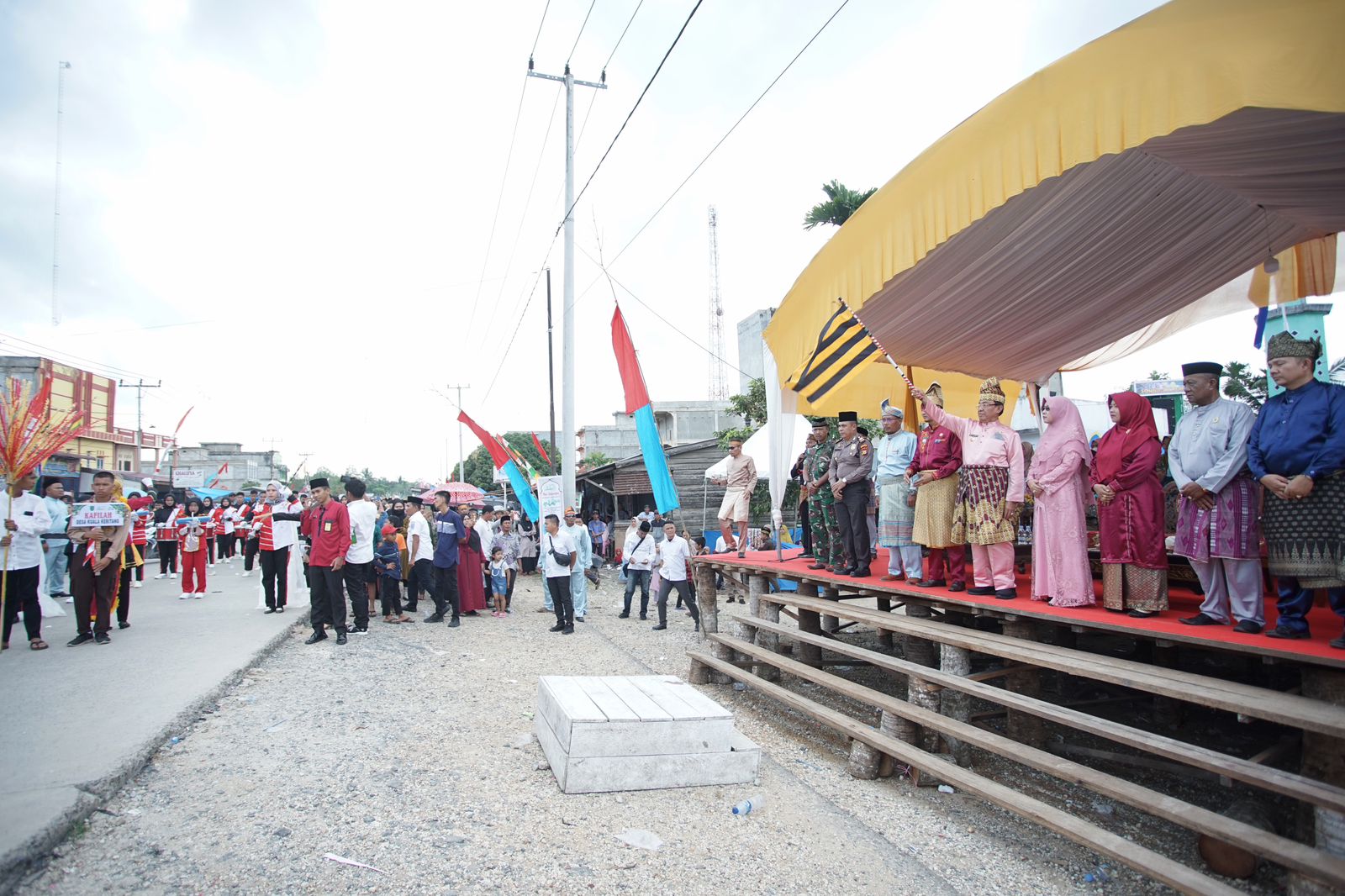 Bupati Wardan Lepas Pawai Taaruf MTQ ke-31 Tingkat Kecamatan Keritang