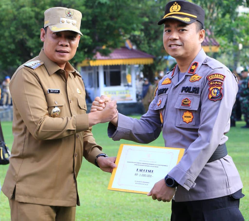 Pemko Pekanbaru Beri Insentif ke Babinsa, Bhabinkamtibmas, dan Potdirga