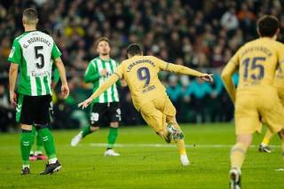 La Liga: Bekuk Real Betis, Barcelona Makin Nyaman di Puncak