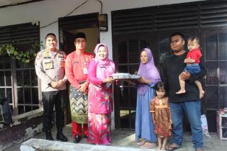 Program Bapak Asuh Anak Stunting Salurkan Paket Bantuan Sembako