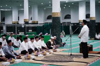 Gubri Syamsuar Hadiri Peringatan Isra Miraj di Masjid Raya An-Nur